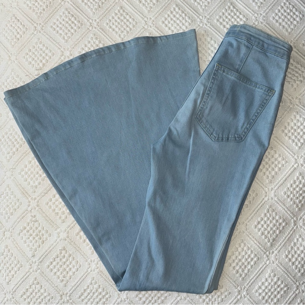 Free People Just Float on Flare Bellbottom Jeans, light blue, size 26 long - Picture 7 of 12